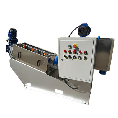 SS304 Screw Type Sludge Dehydrator การบำบัดน้ำเสียแบบทุ่งหญ้าเลี้ยงสัตว์อัตโนมัติ 3m3 / H