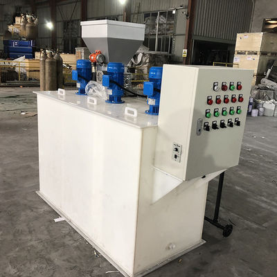 500L / H สามกล่องแบบบูรณาการ PAM ผงแห้งอุปกรณ์จ่ายยาอัตโนมัติบำบัดน้ำเสีย