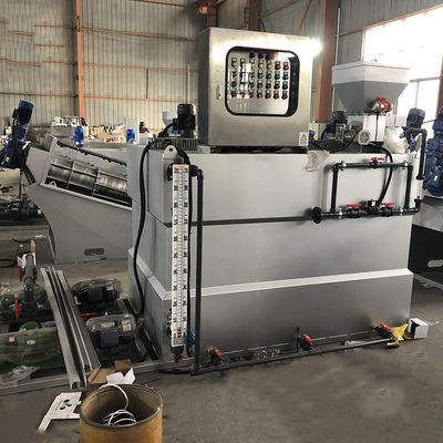 500L / H สามกล่องแบบบูรณาการ PAM ผงแห้งอุปกรณ์จ่ายยาอัตโนมัติบำบัดน้ำเสีย