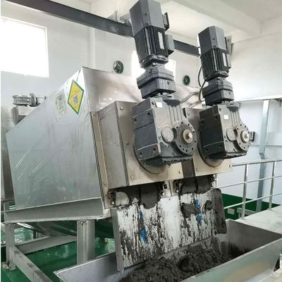 15m3 / H เครื่องแยกกากตะกอนเกลียวโรงงานอาหารอุปกรณ์แยกน้ำออกจากกากตะกอน