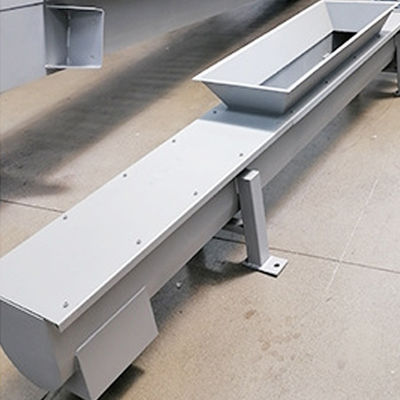 สายพานลำเลียงแบบสกรูรูปตัวยูไม่มีเพลาสำหรับกากตะกอนจากเมล็ดพืชปูนซีเมนต์คาร์บอนเถ้าคอนกรีต