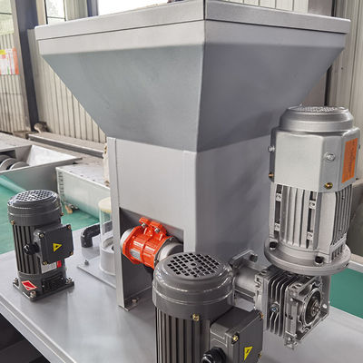 อุปกรณ์การจ่ายยาแบบผงแห้ง PAM/PAC สามห้องแบบบูรณาการ 4000L/H