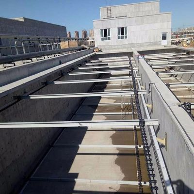 SS304 Chain Plate Sludge Scraper System ความยาว 18 ม. โรงบำบัดน้ำเสีย