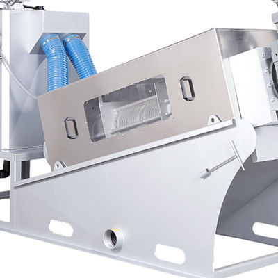 อุปกรณ์แยกกากตะกอนน้ำเสียแบบอัตโนมัติ 1,000-5000000L ในโรงงานปิโตรเคมี