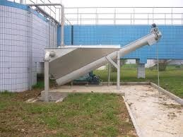 เครื่องกดสกรูน้ำเสีย 1.2m3 / h เครื่องอัดสกรู Dewatering ขนาดเล็ก