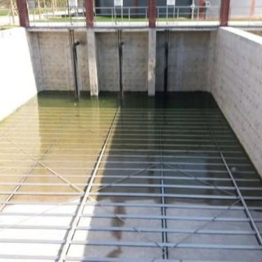 เครื่องขูดด้านล่างแบบลูกสูบใช้สำหรับสระน้ำเสียทรงสี่เหลี่ยม