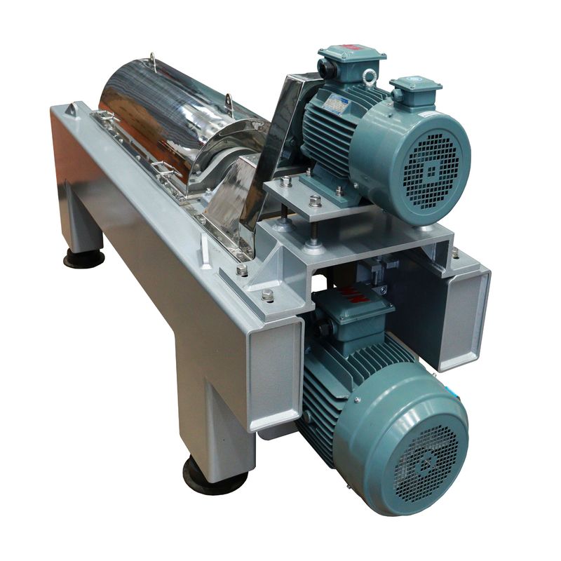 4000r / นาที ความเร็ว Bowl Scroll Screw Decanter Centrifuge สําหรับการปล่อย sludge อัตโนมัติและแยกน้ํามัน