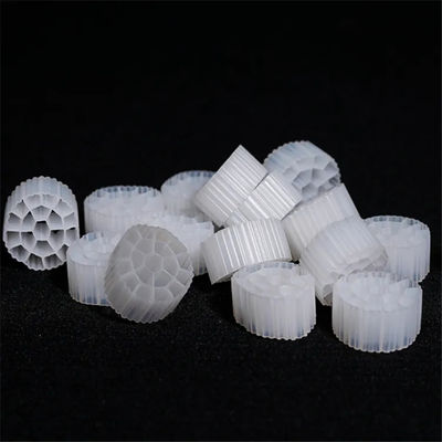 สื่อกรองพลาสติกชีวภาพแบบลอยตัว HDPE MBBR ฟิลเลอร์ฟลูอิไดซ์เบด