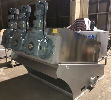 5m3 / H สเตนเลสสตีล Stacker เพาะเลี้ยงสัตว์น้ำเกลียว Sludge Dehydrator