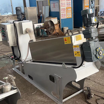 50m3 / H Screw Press Sludge Dewatering Machine สำหรับโรงงานเคมี