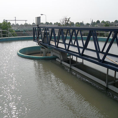 สแตนเลสครึ่งสะพานอุปกรณ์ต่อพ่วงไดรฟ์ตะกอนมีดโกนถังตกตะกอน
