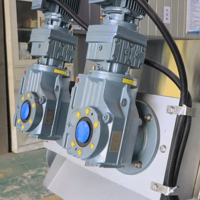 กากตะกอนอุตสาหกรรมแบบก้นหอย Dewatering Machine โรงบำบัดน้ำเสียฟาร์มอุจจาระ