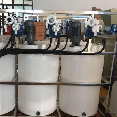 เครื่องจ่ายยาอัตโนมัติแบบบูรณาการ ISO9001 4000L การทำให้เป็นกลางของกรดด่าง