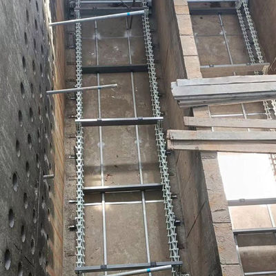 PLC Control เครื่องขูดตะกรันที่ไม่ใช่โลหะ ระบบ Chain Plate Slag Scraper 1-18m