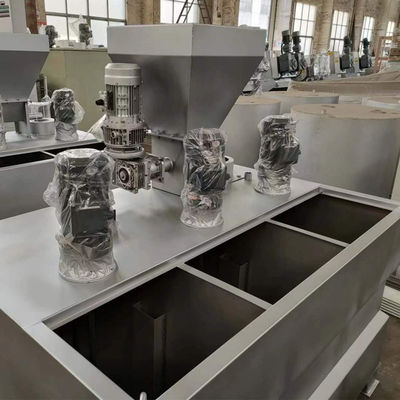 ระบบการจ่ายโพลิเมอร์พลังงานเคมีแห้ง 6000L สำหรับการบำบัดน้ำเสีย