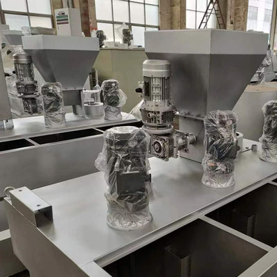 ระบบการจ่ายโพลิเมอร์พลังงานเคมีแห้ง 6000L สำหรับการบำบัดน้ำเสีย