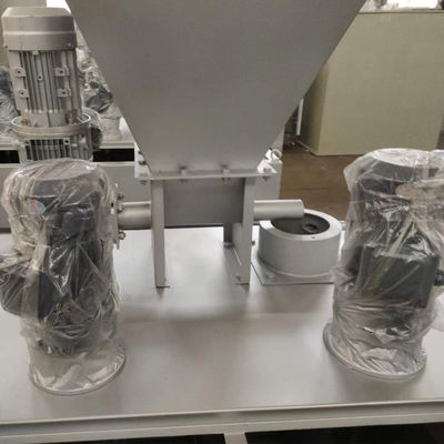 ระบบการจ่ายโพลิเมอร์พลังงานเคมีแห้ง 6000L สำหรับการบำบัดน้ำเสีย