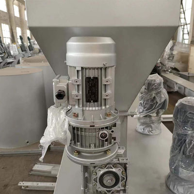 การปรับแต่ง 6000L/H Automatic Chemical Dosing Device Powder Dosing Machine