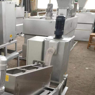 เครื่องล้างน้ําจากหมากชนิดสกรู สําหรับการบํารุงน้ําเสียในโรงงานป่า