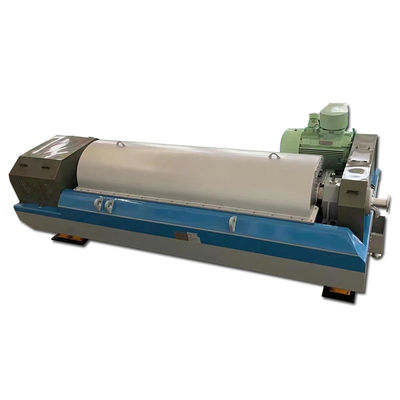 เครื่องหลอมศูนย์กลาง decanter พร้อมกระปุกแนวราบสําหรับการแยกของเหลวและของแข็งต่อเนื่องในอุตสาหกรรมขนาดใหญ่
