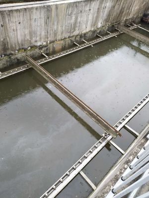 4.5m Traveling Bridge Sludge Scraper วัสดุขูดแผ่นโลหะที่ไม่ใช่โลหะ